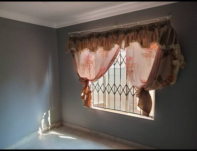 3 BEDROOM HOUSE FOR SALE IN STRETFORD